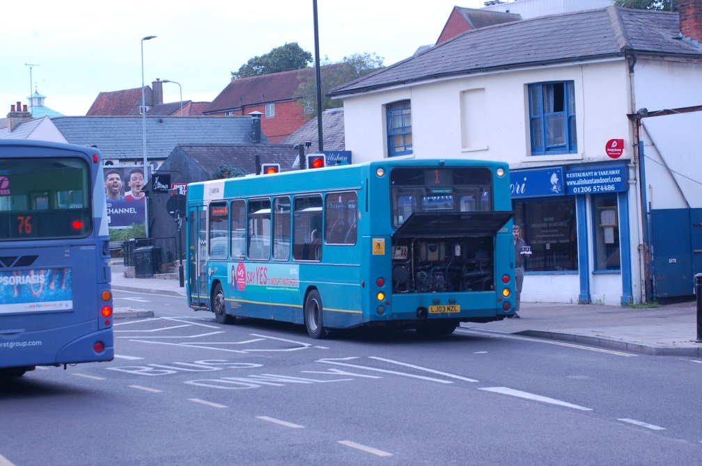 LJ03MZL 3520 (REAR) AR CR (FAILED CR B S) 14-8-17