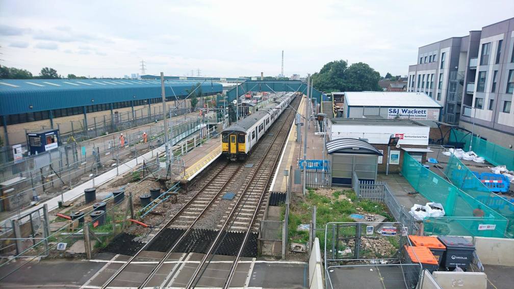 NORTHUMBERLAND PARK RAIL STATION (LOOKING SOUTH) 8-17 (A HAZELL)