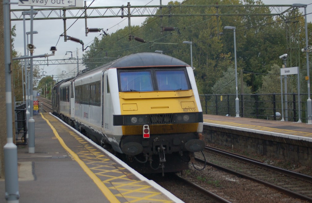 82112 + 90002 + 37605 (KELVEDON) 3-10-17