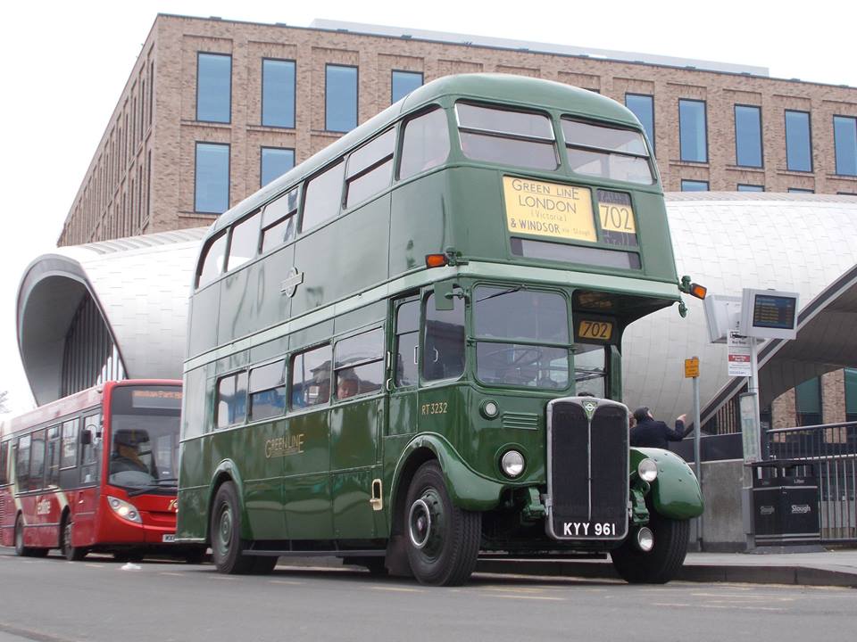 KYY961 RT3232 ENSIGN 702 RUNNNIG DAY (SLOUGH) 24-12-17 (D ACOTT)