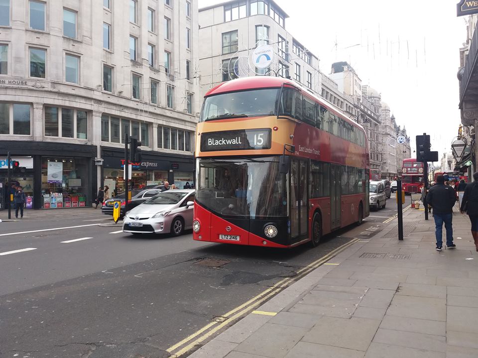 LTZ2146 LT946 GAL BT ELT 15 (THE STRAND) 16-12-17 (S AUSTIN)