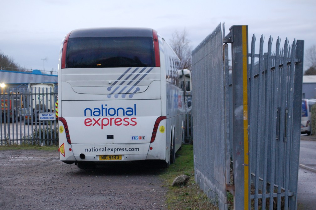 MIG9443 SH18 (REAR) VOR START HILL SCANIA 16-12-17