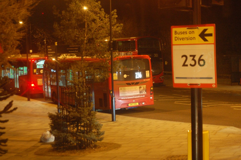 SK17HGL WV46210 9REAR) 236 TEMPORARY EASTWAY TERMINUS 28-12-17