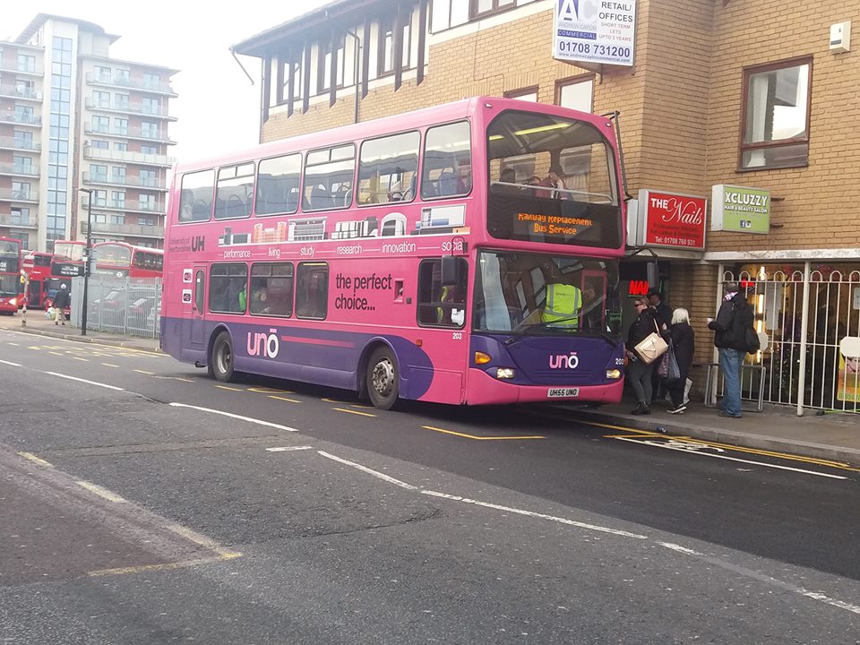 UH55UNO 203 UNO (TfL RRP, RM) 30-12-17 (S AUSTIN)