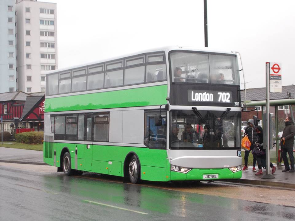 LX17GKL 150 ENSIGNBUS LOAN TO READING AS 301 GL 702 (LANGLEY) 10-2-18 (D ACOTT)