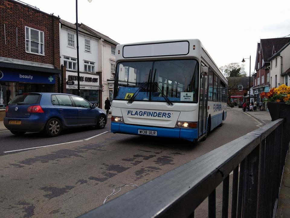 W138ULR FLAGFINDERS (HEYBRIDGE BUS 4) (HD) 23-4-18 (S AUSTIN)