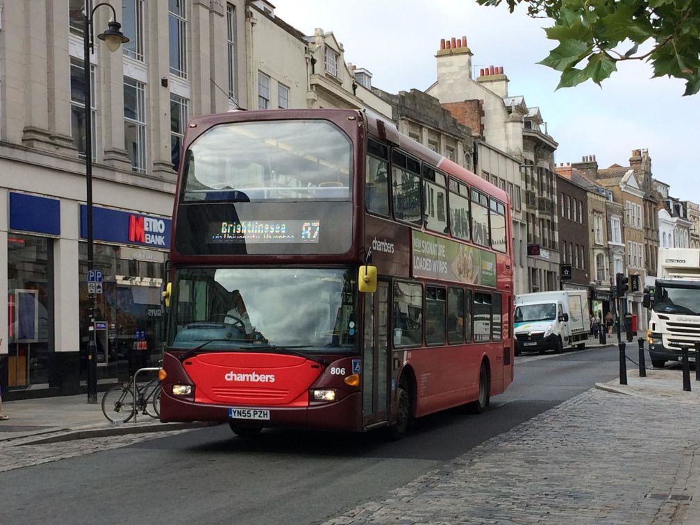 YN55PZH 806 CHAMBERS ON HO 87 (CR HIGH ST) 22-8-18 (D PRETTY)