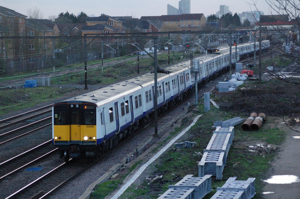 315846 TfL RAIL GOODMAYES 30-1-16