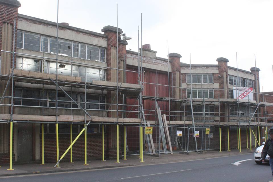 ARRIVA CR OLD MAGDALEN STREET GARAGE FRONTAGE SCAFFOLDING 25-11-18