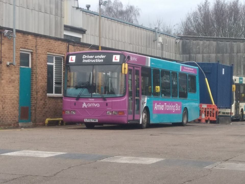 LF02PNK T3530 AR HARLOW TRAINER (HA DEPOT) 31-12-18 (S AUSTIN)