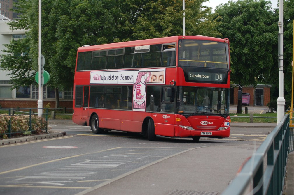 YT59DYB 959 DOCKLANDS D8 (CROSSHARBOUR) 6-5-17