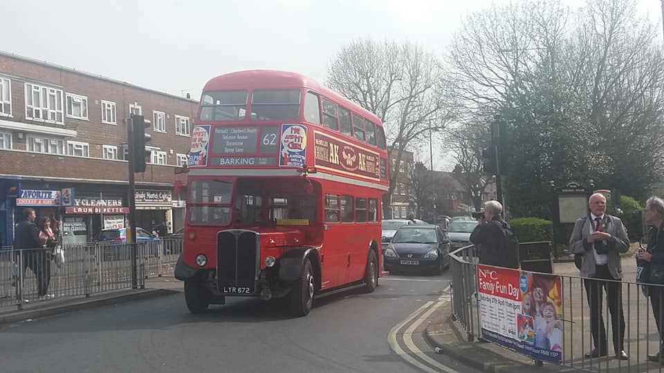 LYR672 RT2688 (BARKING RUNNING DAY) 30-3-19 (S AUSTIN)