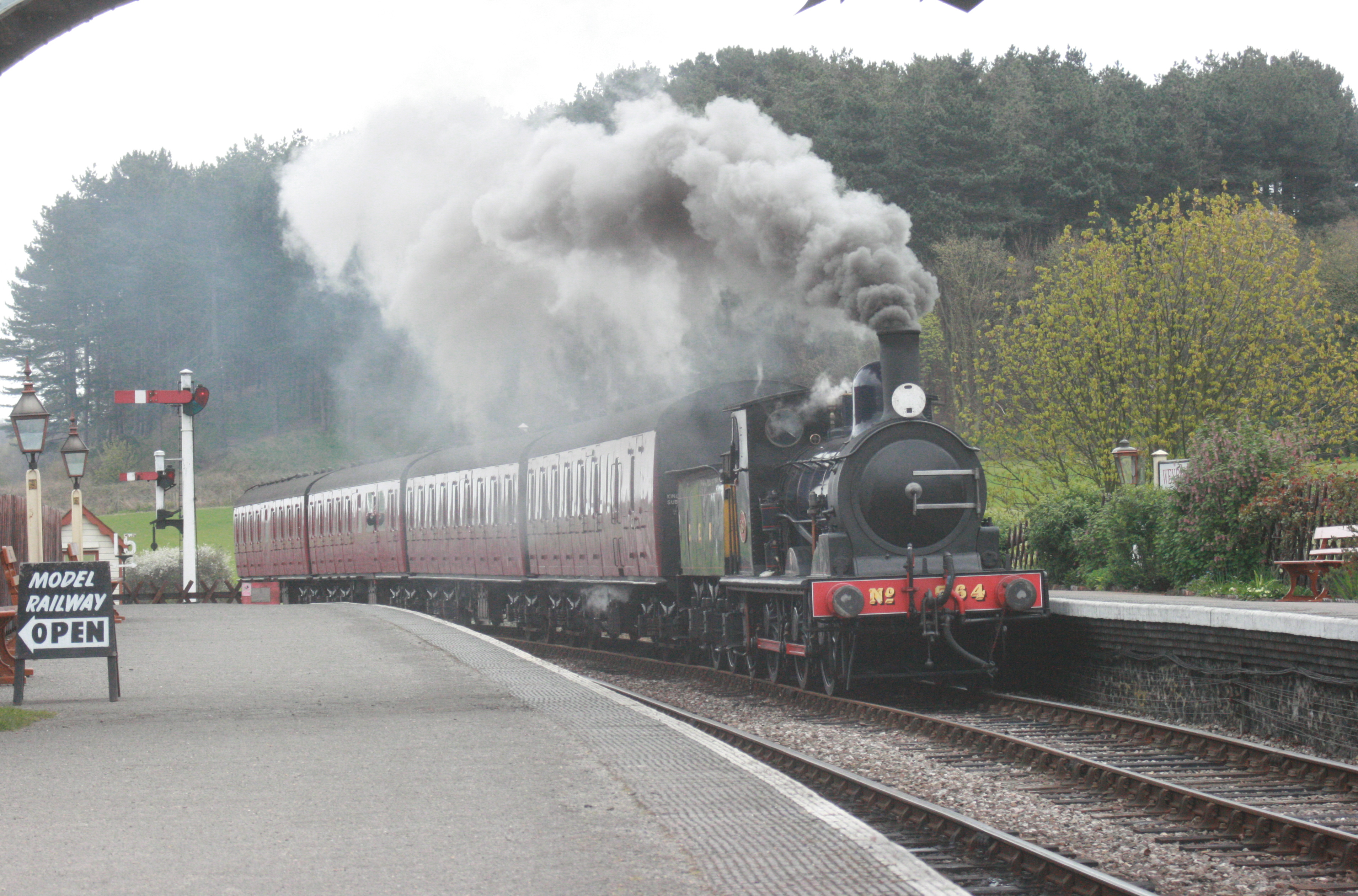 564 Y CLASS 060 STEAM TENDER LOCO NNR (WEYBOURNE) 12-4-19