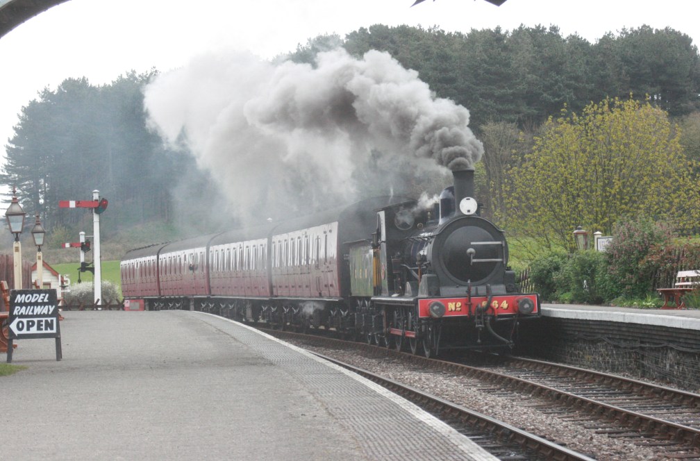 564 Y CLASS 060 STEAM TENDER LOCO NNR (WEYBOURNE) 12-4-19