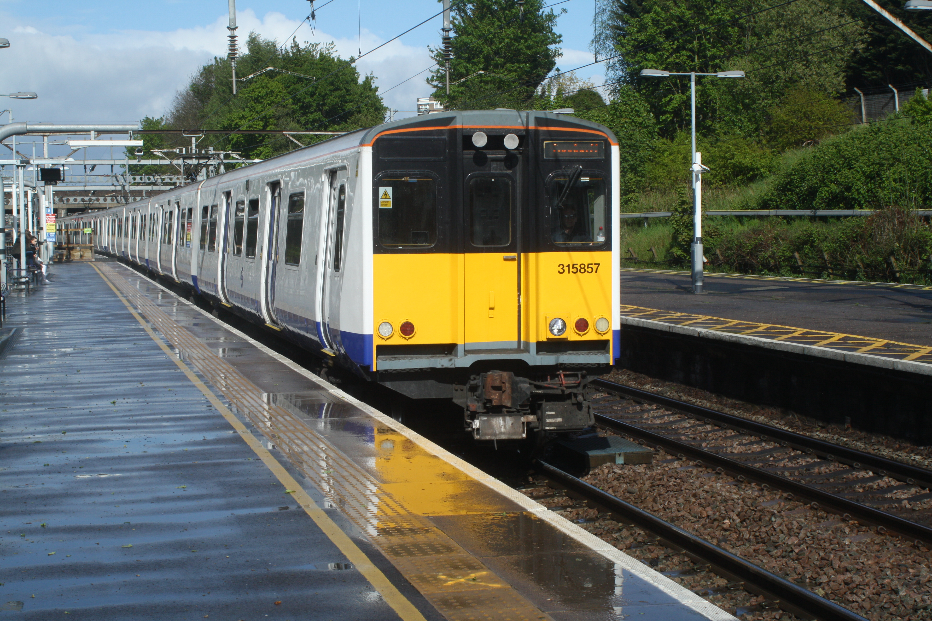 315857 MTR TfL RAIL (GIDEA PARK) 4-5-19