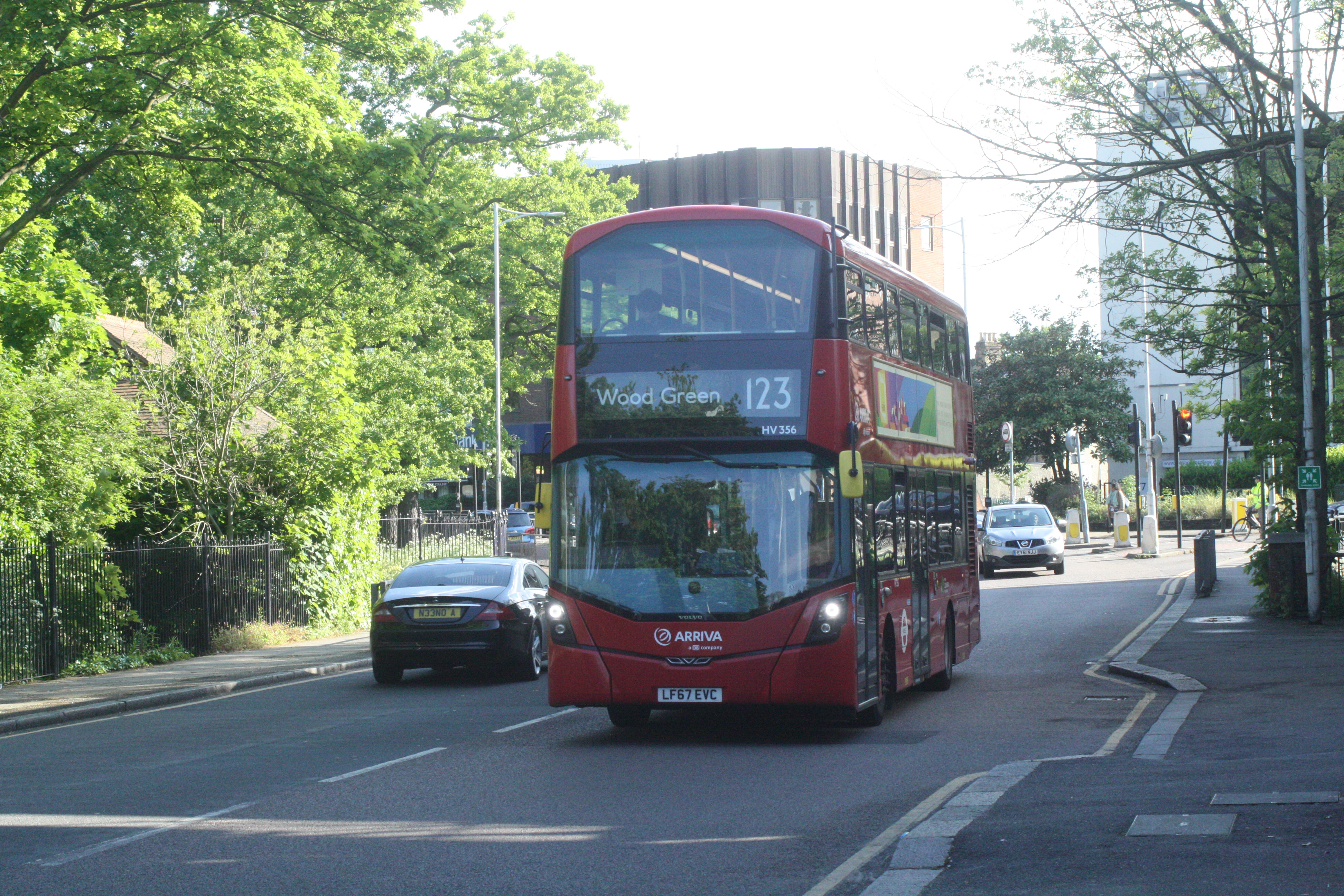 LF67EVC HV356 AR LON NORTH 123 (IL) 11-5-19