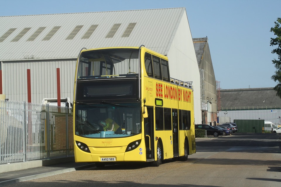 AA52SEE SEE LONDON BY NIGHT (PURFLEET) 29-6-19