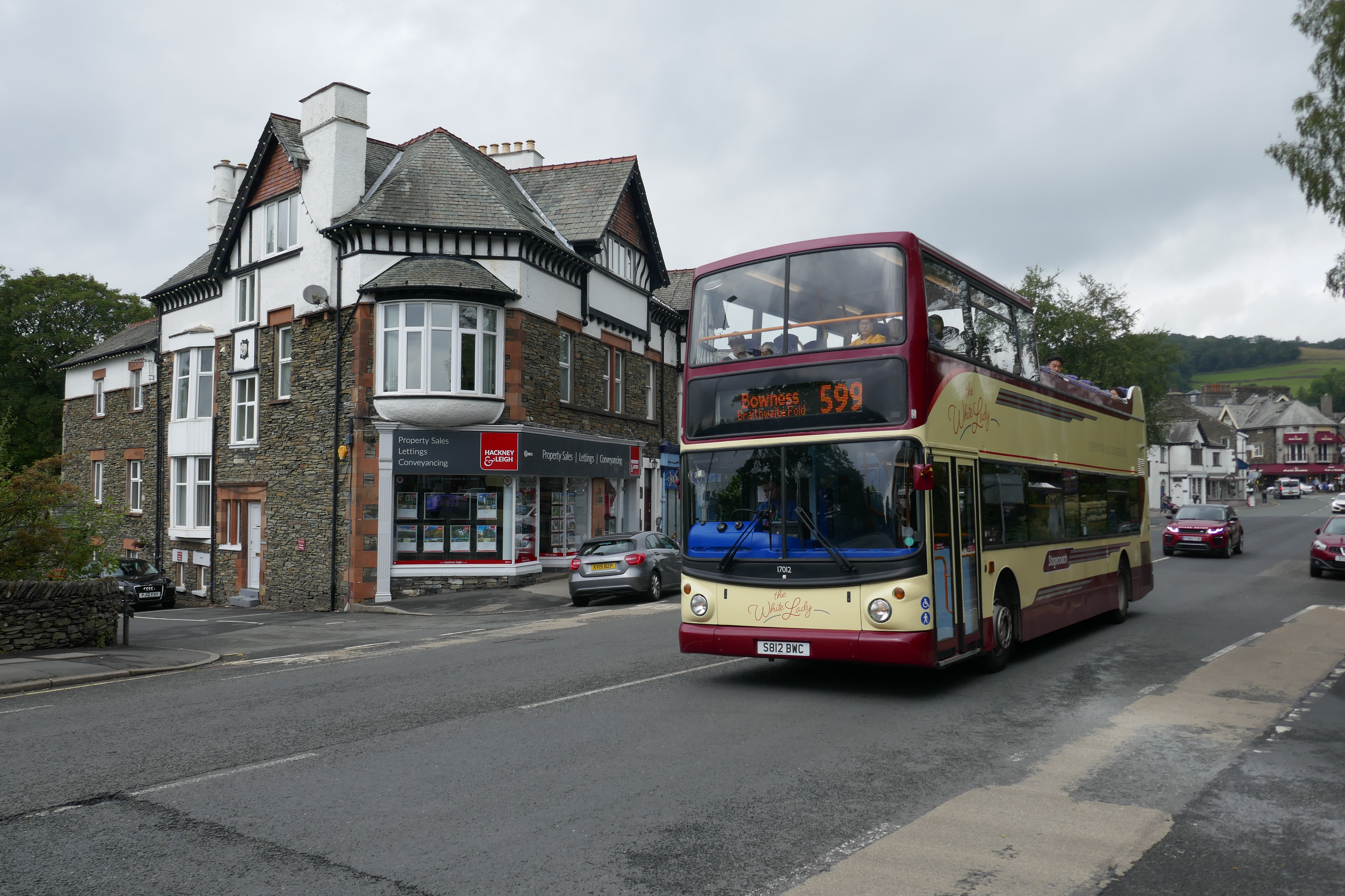 S812BWC 17012 ST NL & CUMB 599 (WINDERMERE) 10-7-19 (M FLYNN)