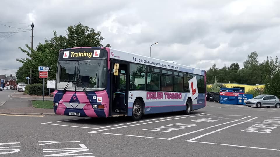 T833MAK 60651 FE DT (HALSTEAD) 31-7-19 (S AUSTIN)