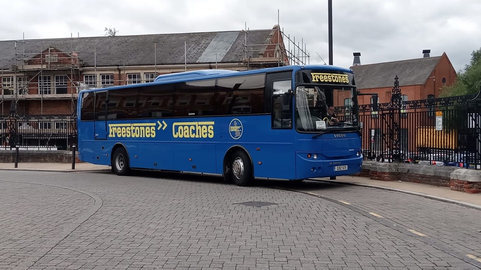 GDZ571 FREESTONES (NOR RLY STN) 16-8-19 (S AUSTIN)