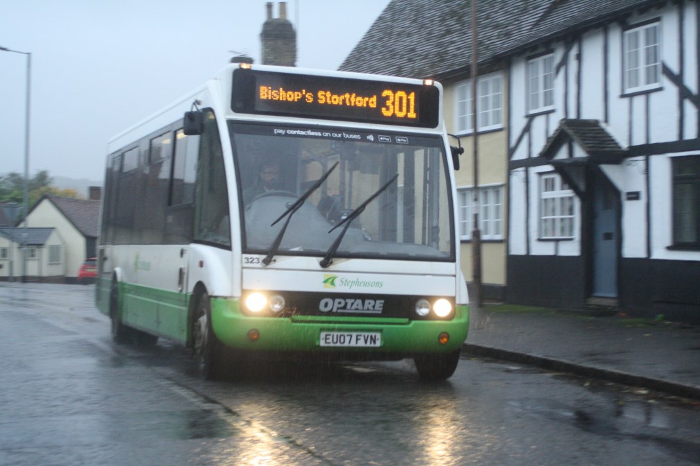 EU07FVN 323 STEPHENSONS 301 (LITTLEBURY) 26-10-19