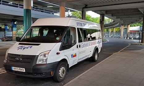 HY13RHV GATWICK FLYER (GATWICK) (THURROCK GAZETTE)