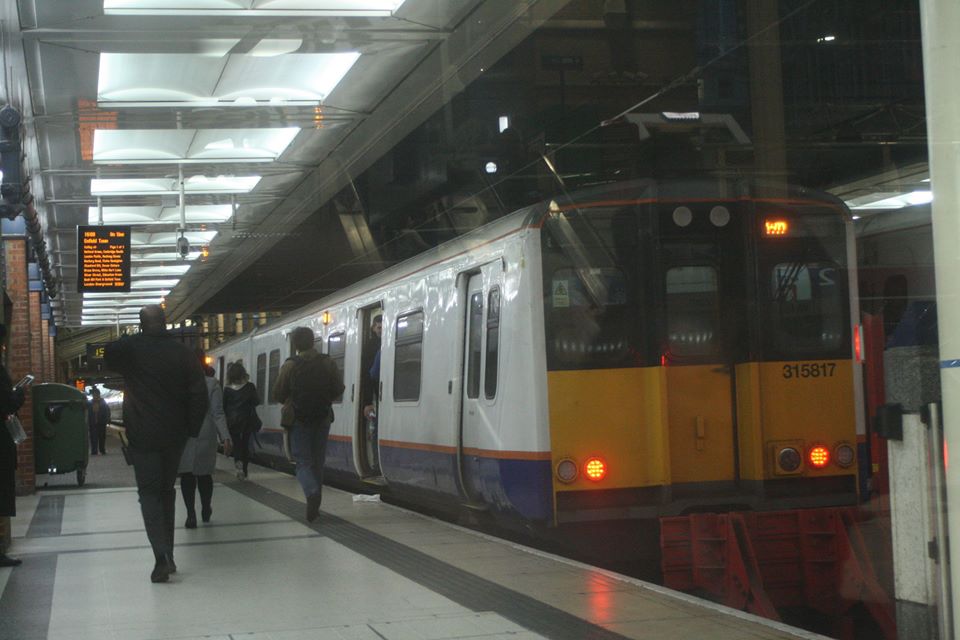 315817 LO (LST) 22-11-19