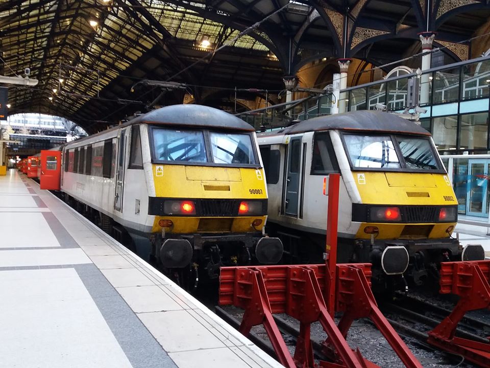 90007 + 90002 GA (LST) 21-12-19 (S AUSTIN)