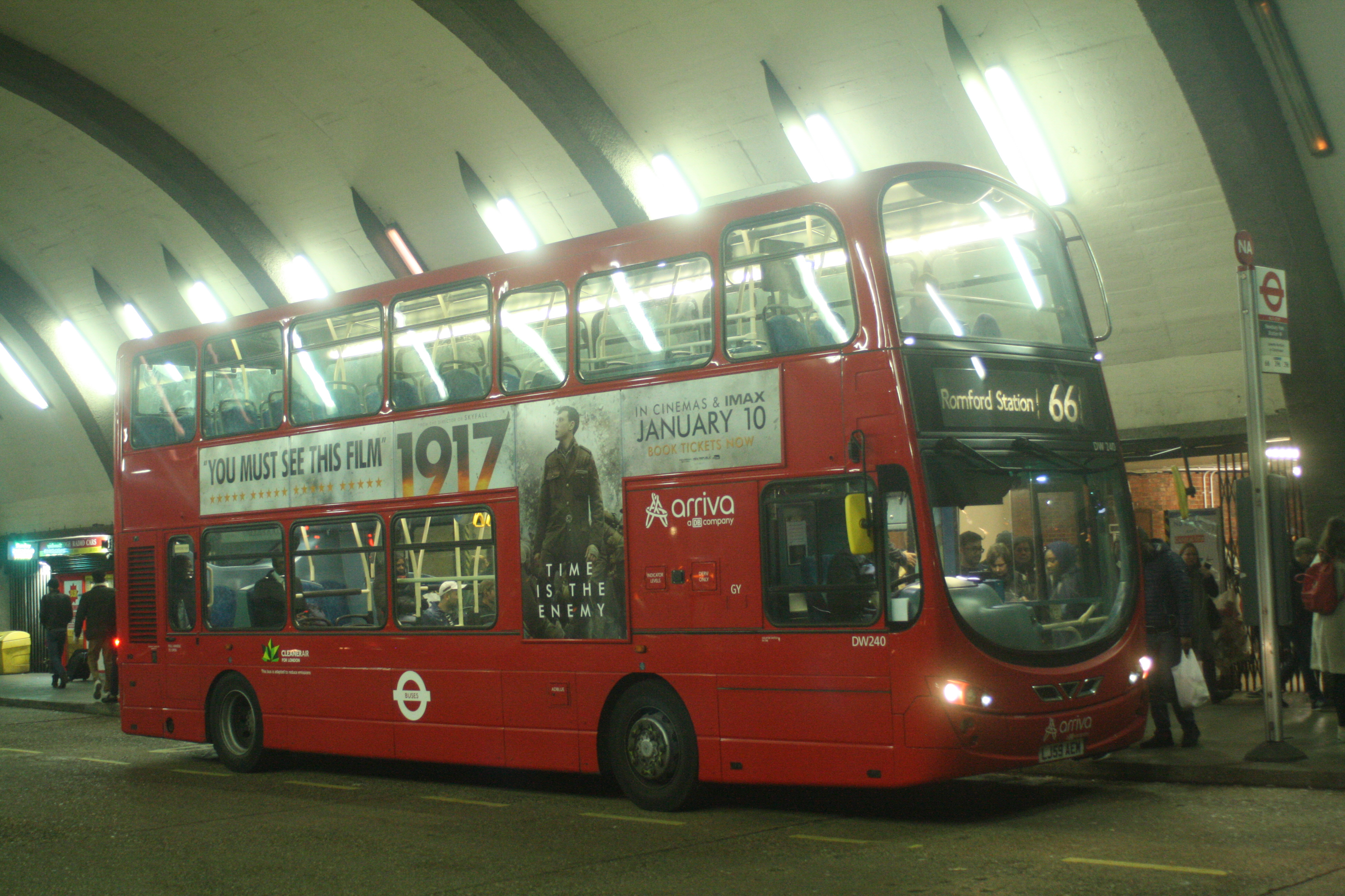 LJ59AEW DW240 AR LON N 66 (NEWBURY PARK) 29-12-19