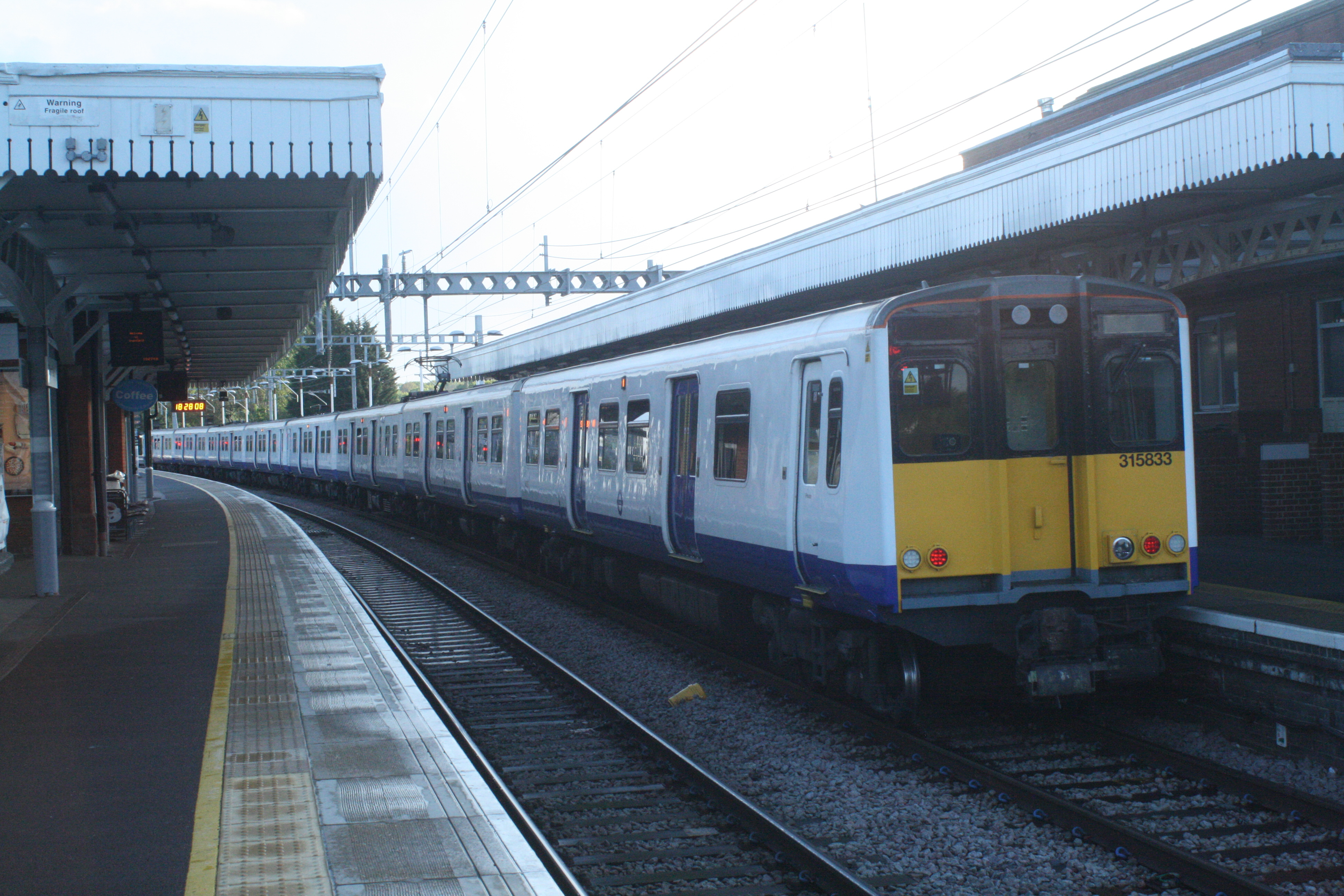 315833 TfL RAIL (SHENFIELD) 4-5-19
