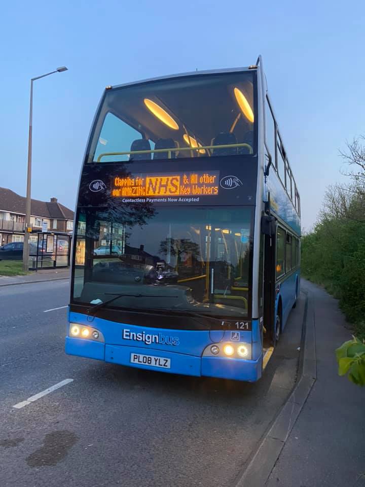 PL08YLZ 121 ENSIGNBUS NHS WE SALUTE YOU (AVELEY) 9-4-20 (D DISBURY)