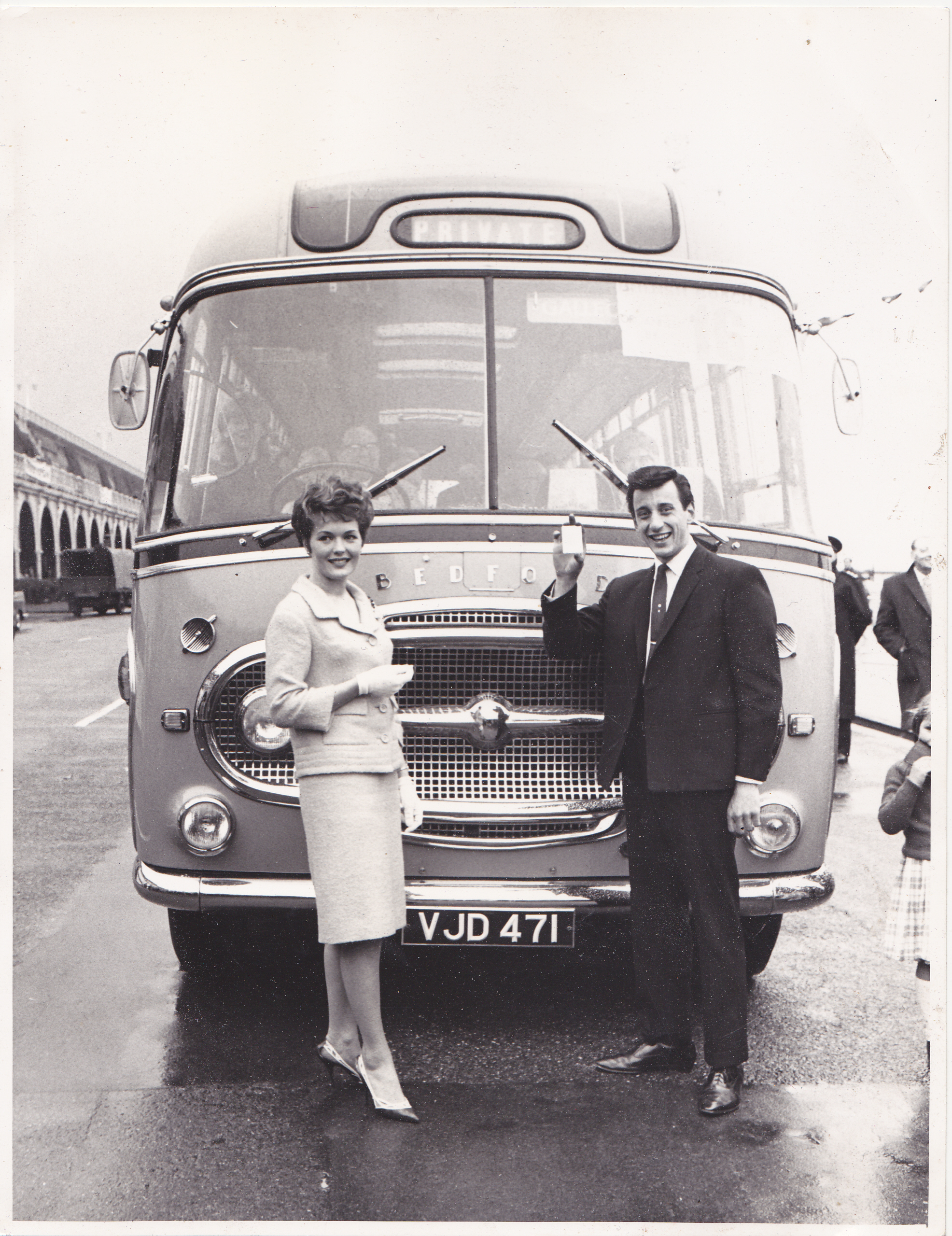 VJD471 GALLEON COACHES STRATFORD (BRITISH COACH RALLY BRIGHTON 1959) (FRANK DOBINSON PHOTOGRAPHY)