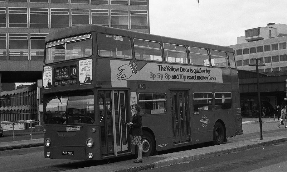 MLH319L DMS1319 LT 10 (LONDON BRIDGE) 22-5-1974 (JOHN PARKIN)