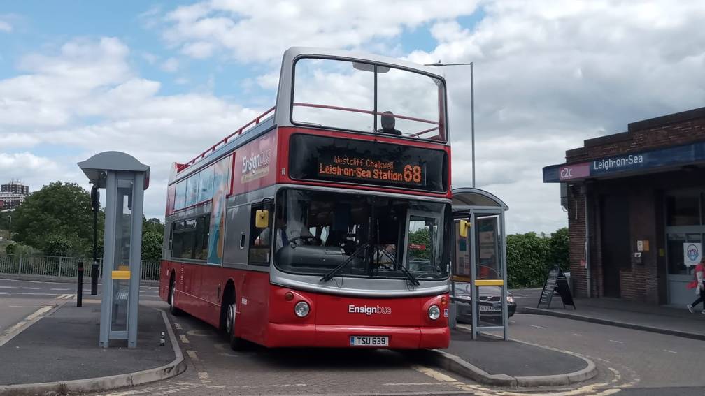 TSU639 339 ENSIGNBUS 68 (LEIGH STATION) 11-7-20 (S AUSTIN)