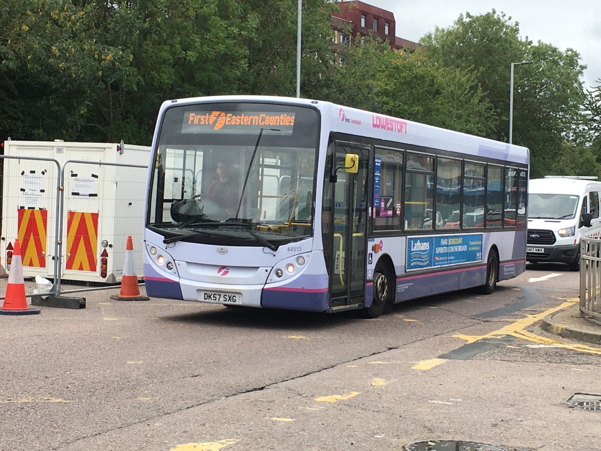 DK57SXG 44513 FE EX FEC ARRIVES AT BN DEPOT 30-8-20 (D PRETTY)
