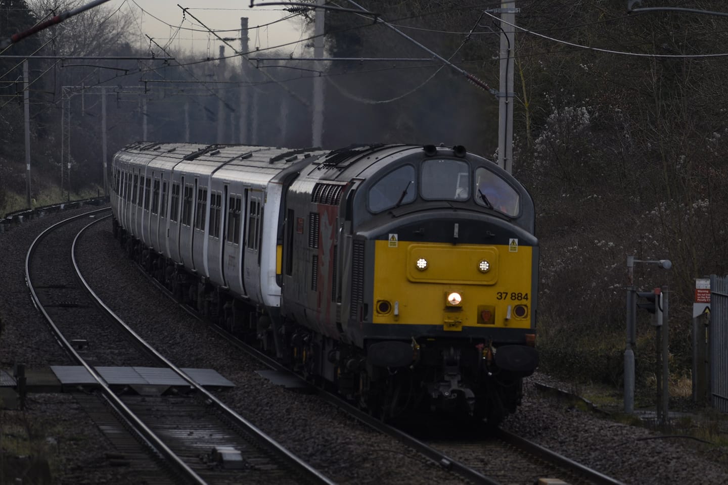 37884 ROG + 1st '321s TO NEWPORT FOR SCRAP (MARKS TEY) 26-1-21 (J COLE)